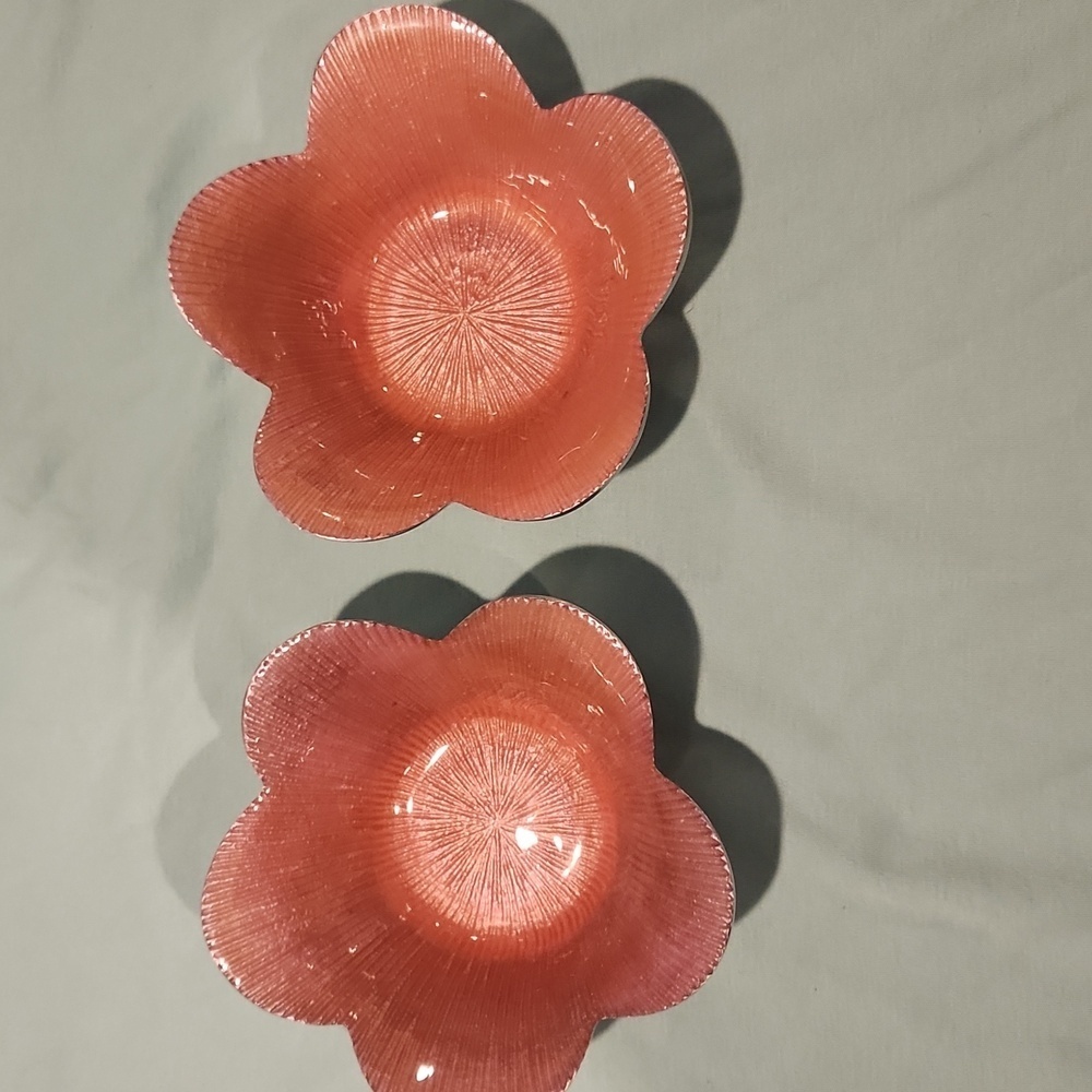 Set of Two Pink Flower-Shaped Bowls